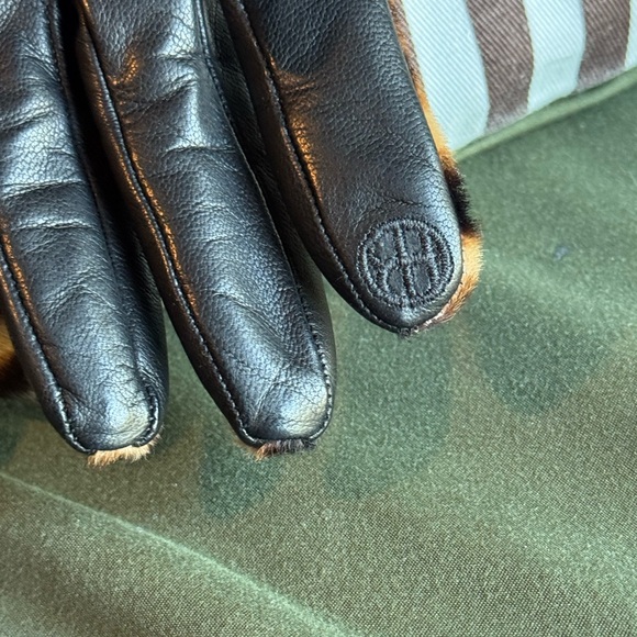 Henri Bendel Black and Gold Leopard Print Accessory - Picture 3 of 9